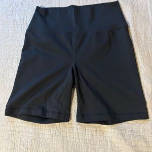 Yogalicious LUX. biker shorts. XL